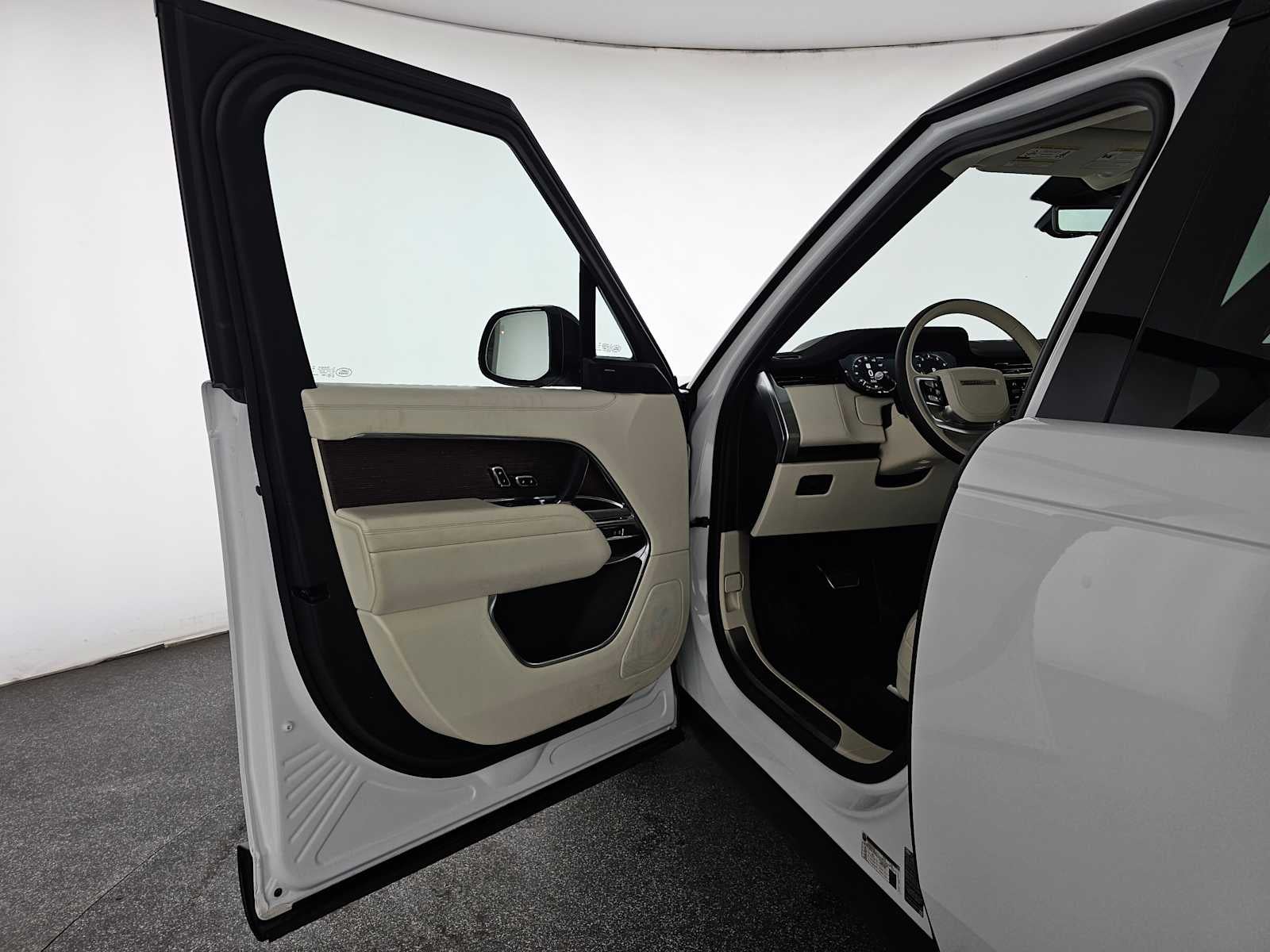 2024 Land Rover Range Rover SE