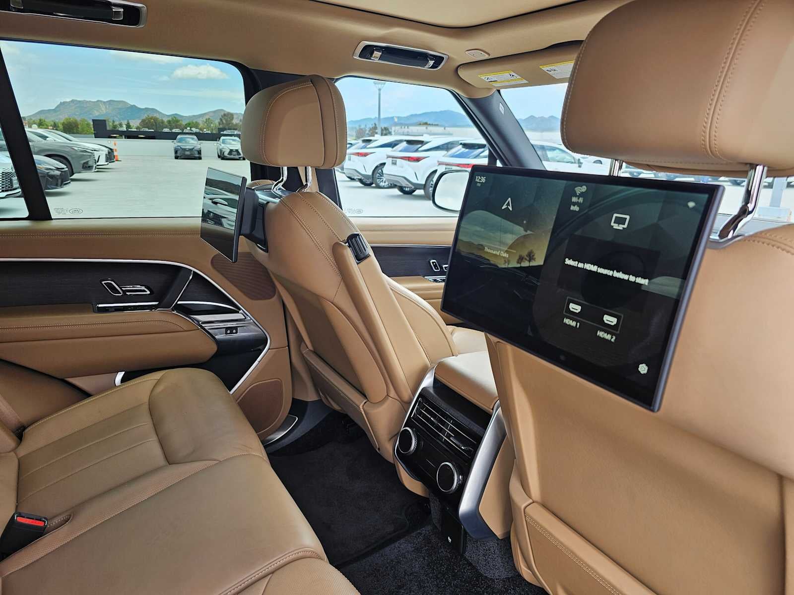 2025 Land Rover Range Rover SE