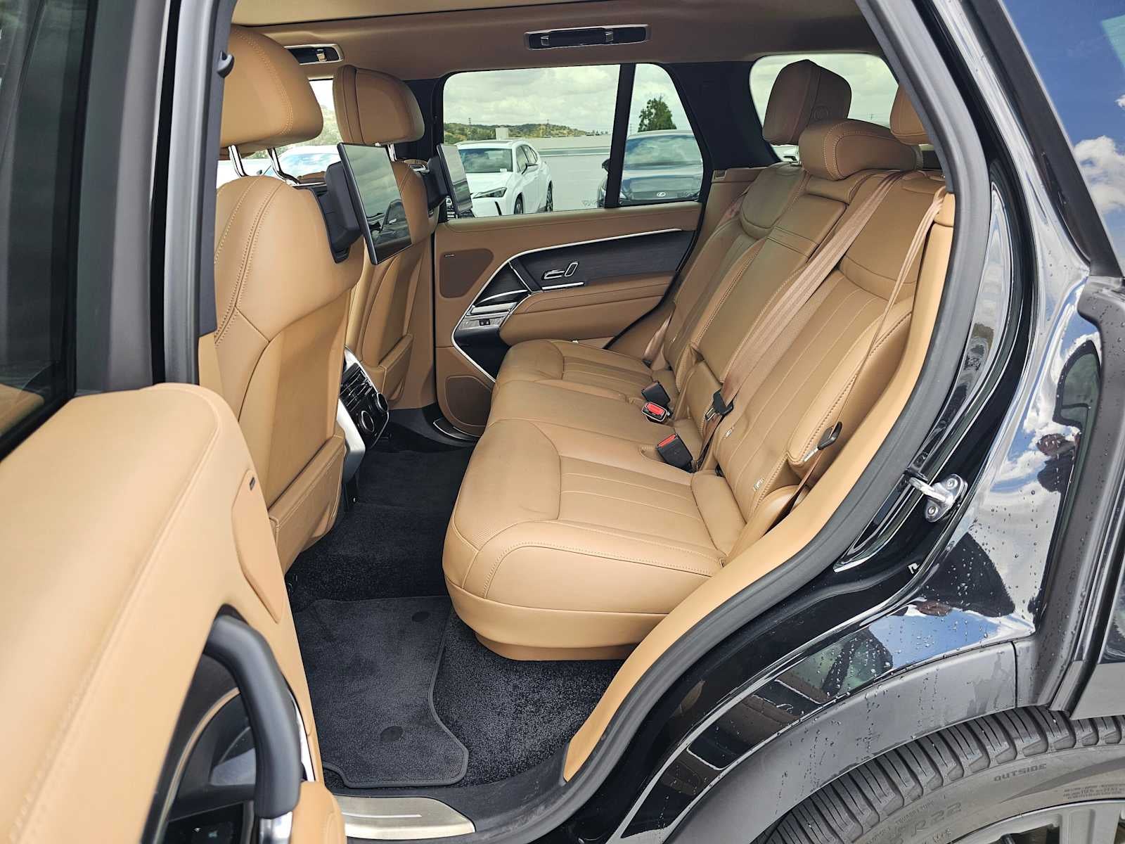 2025 Land Rover Range Rover SE