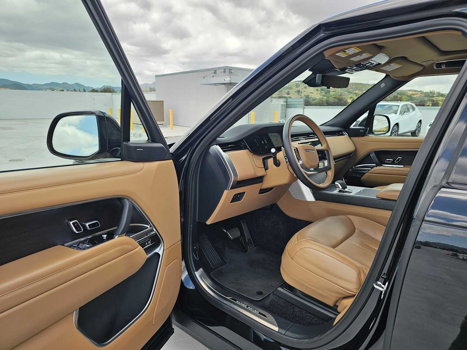 2025 Land Rover Range Rover SE