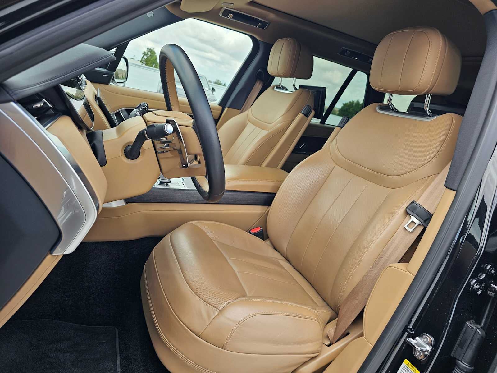 2025 Land Rover Range Rover SE