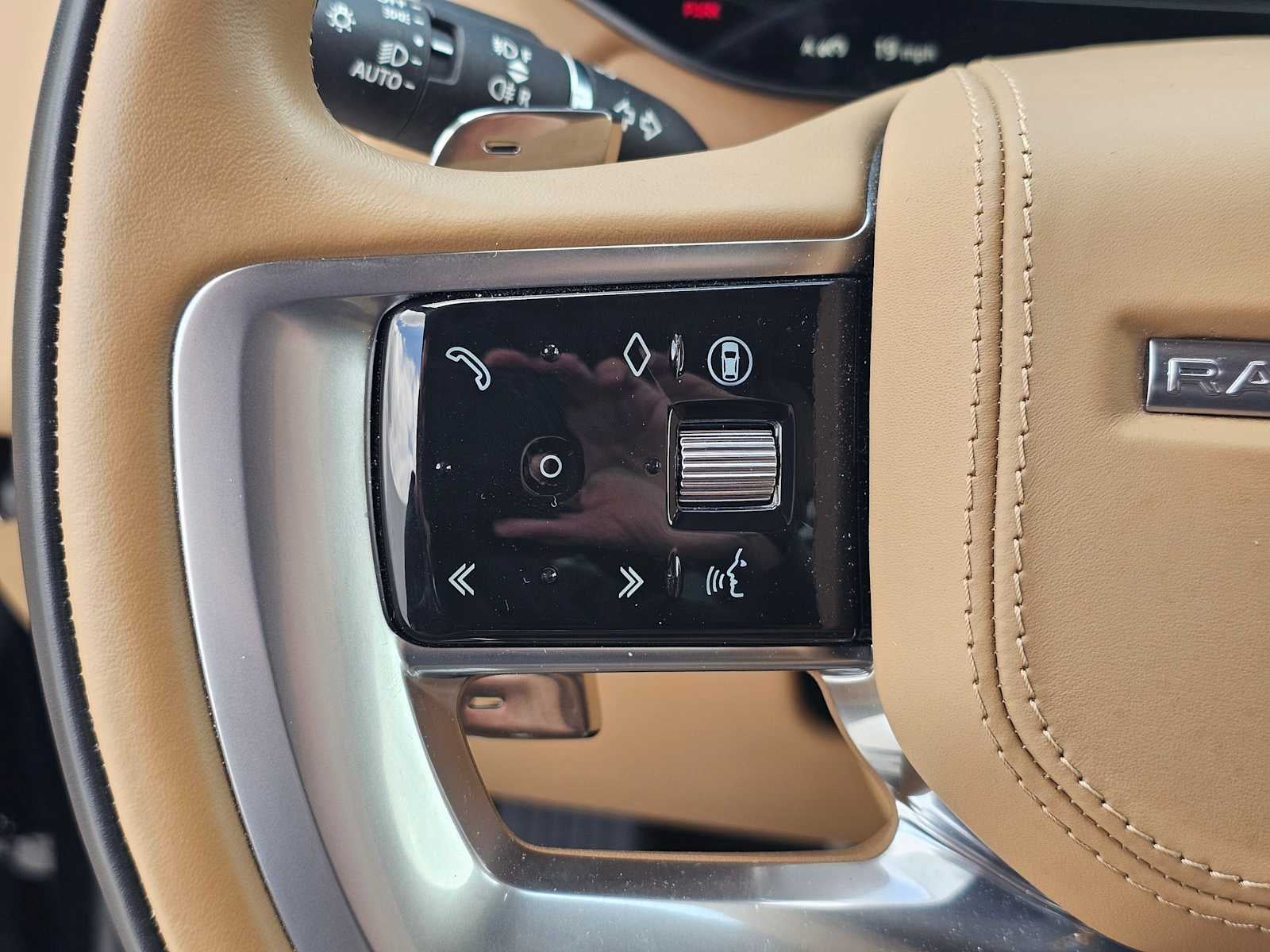 2025 Land Rover Range Rover SE