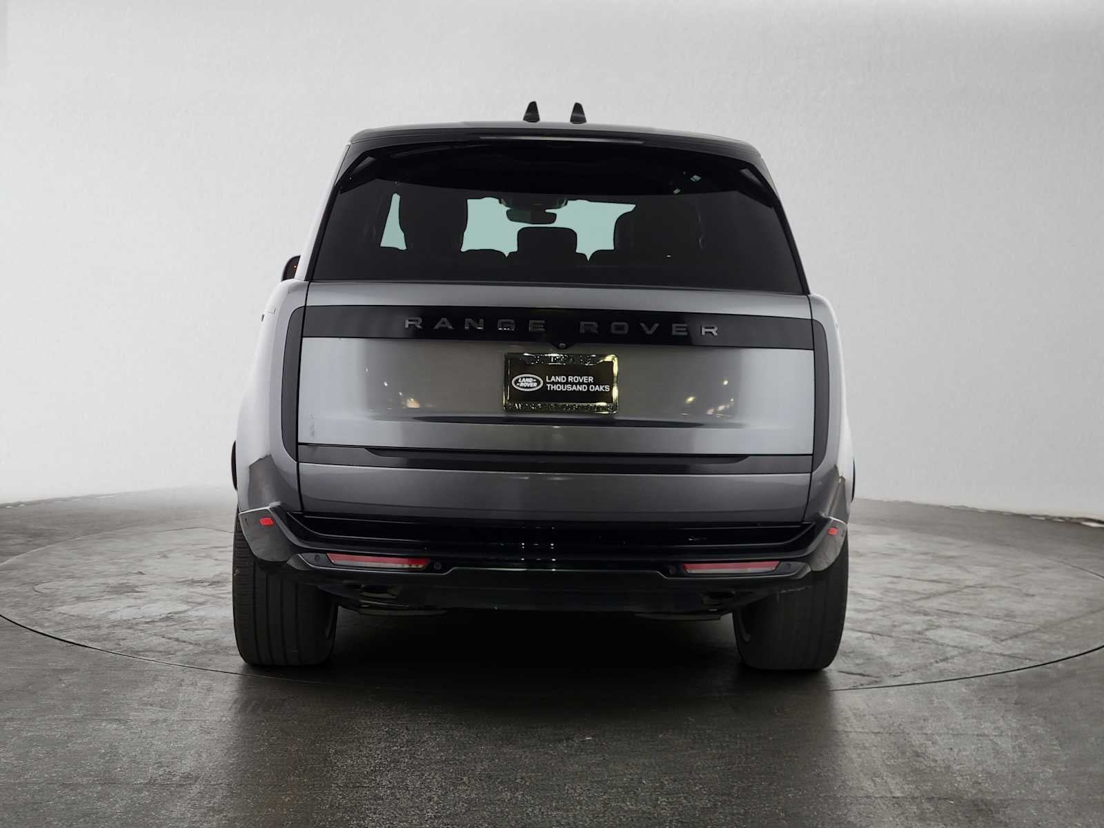 2025 Land Rover Range Rover SE