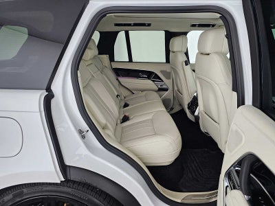 2025 Land Rover Range Rover SE