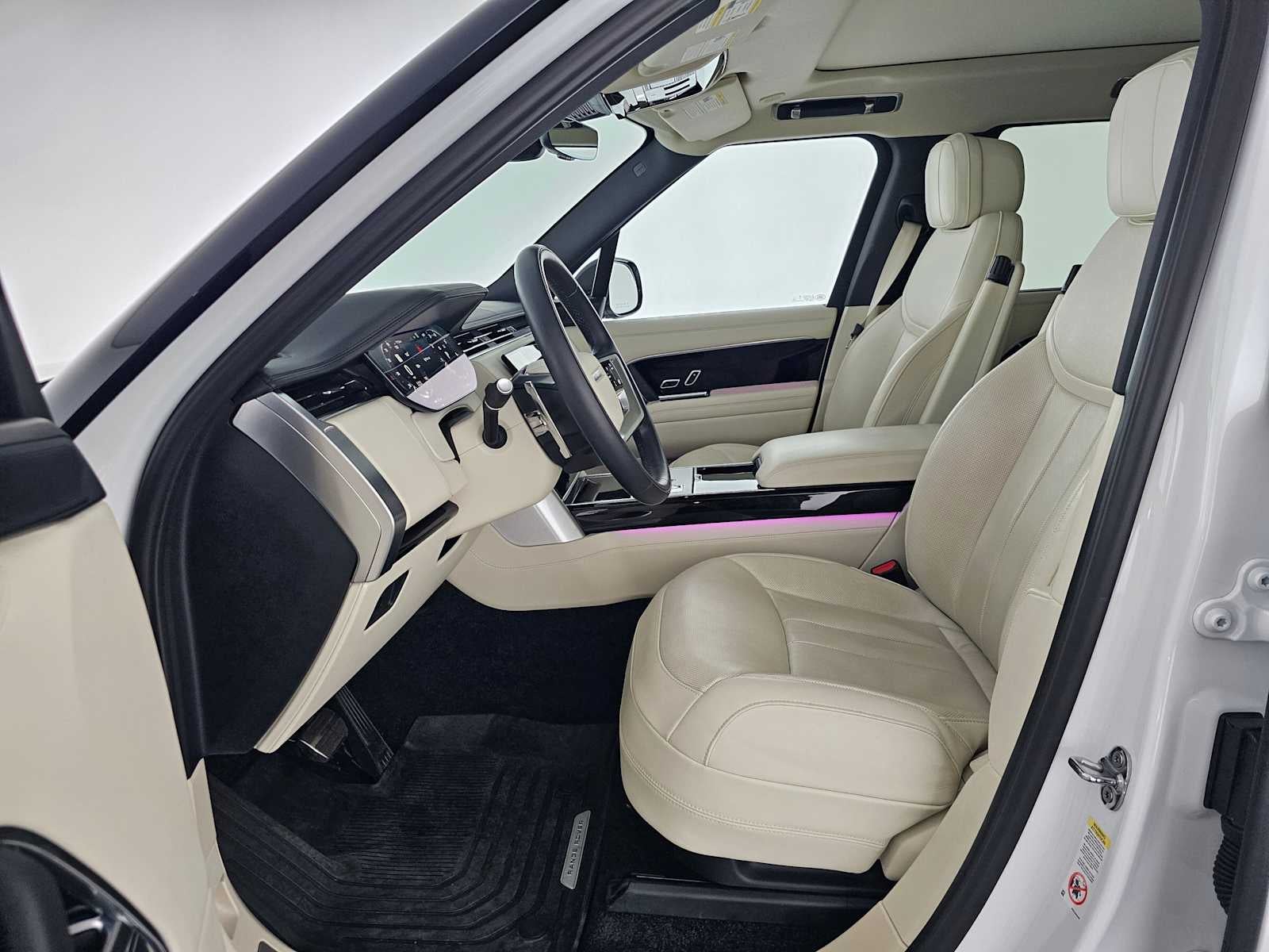 2025 Land Rover Range Rover SE