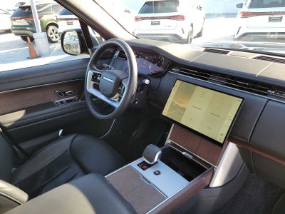 2025 Land Rover Range Rover SE