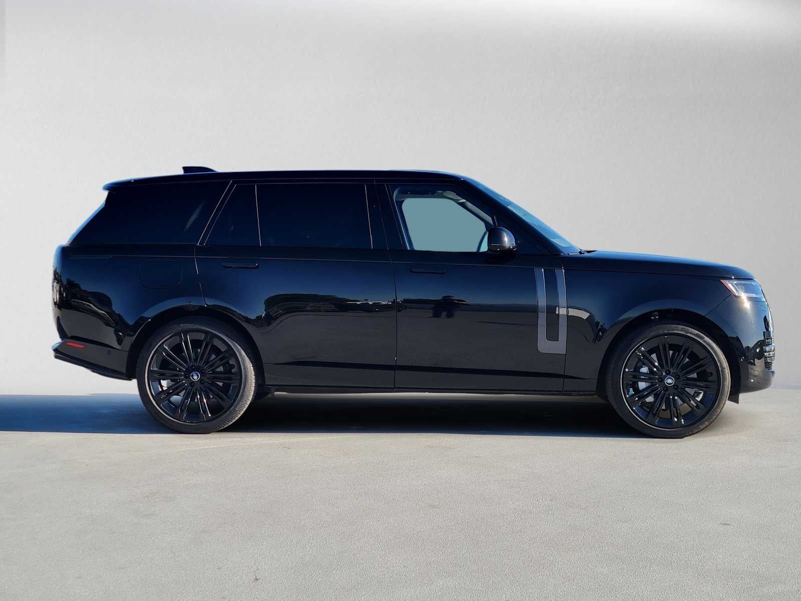 2025 Land Rover Range Rover SE