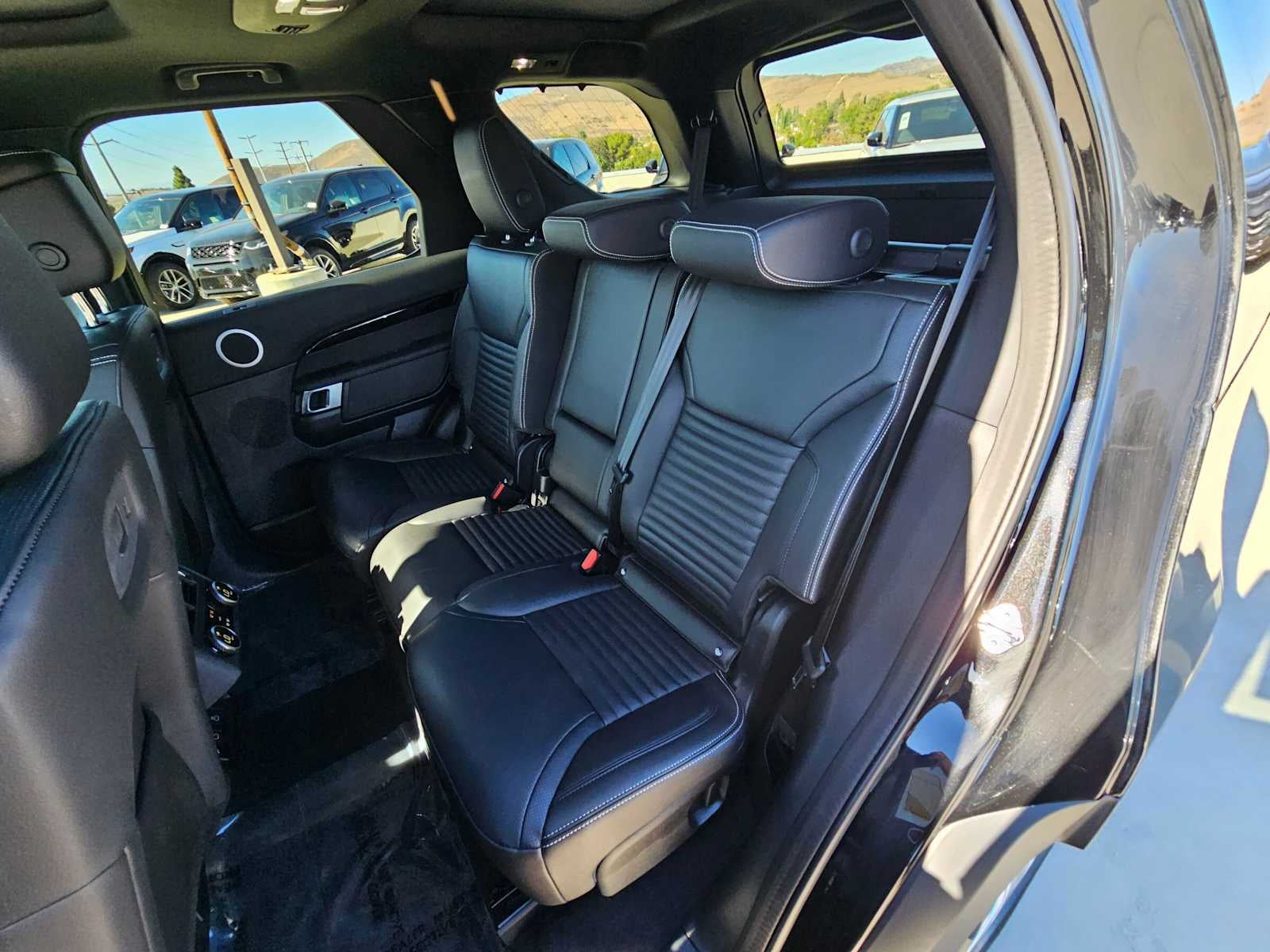 2025 Land Rover Discovery S