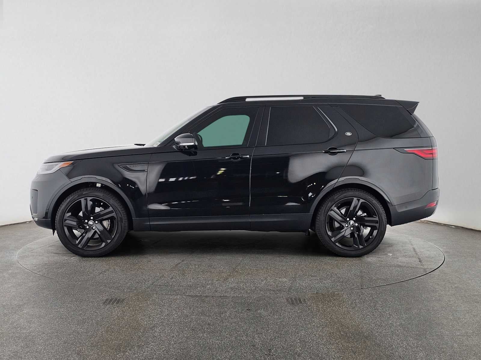 2025 Land Rover Discovery S