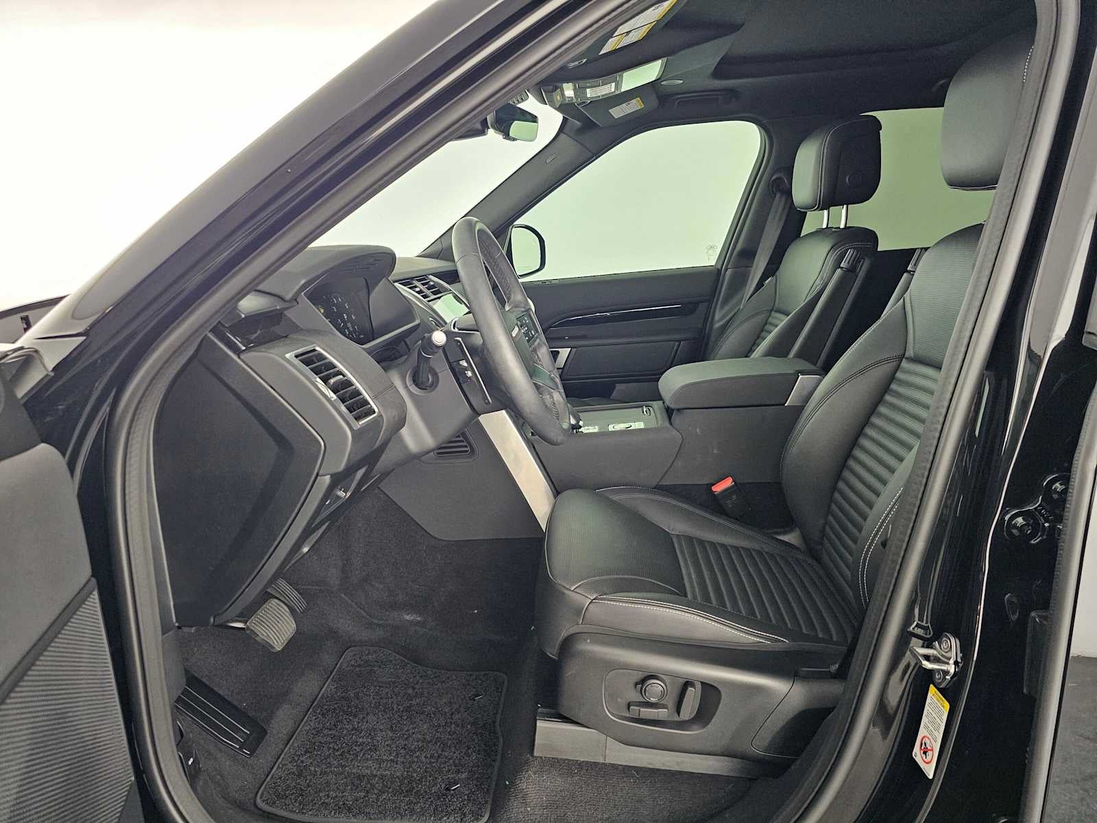 2025 Land Rover Discovery S