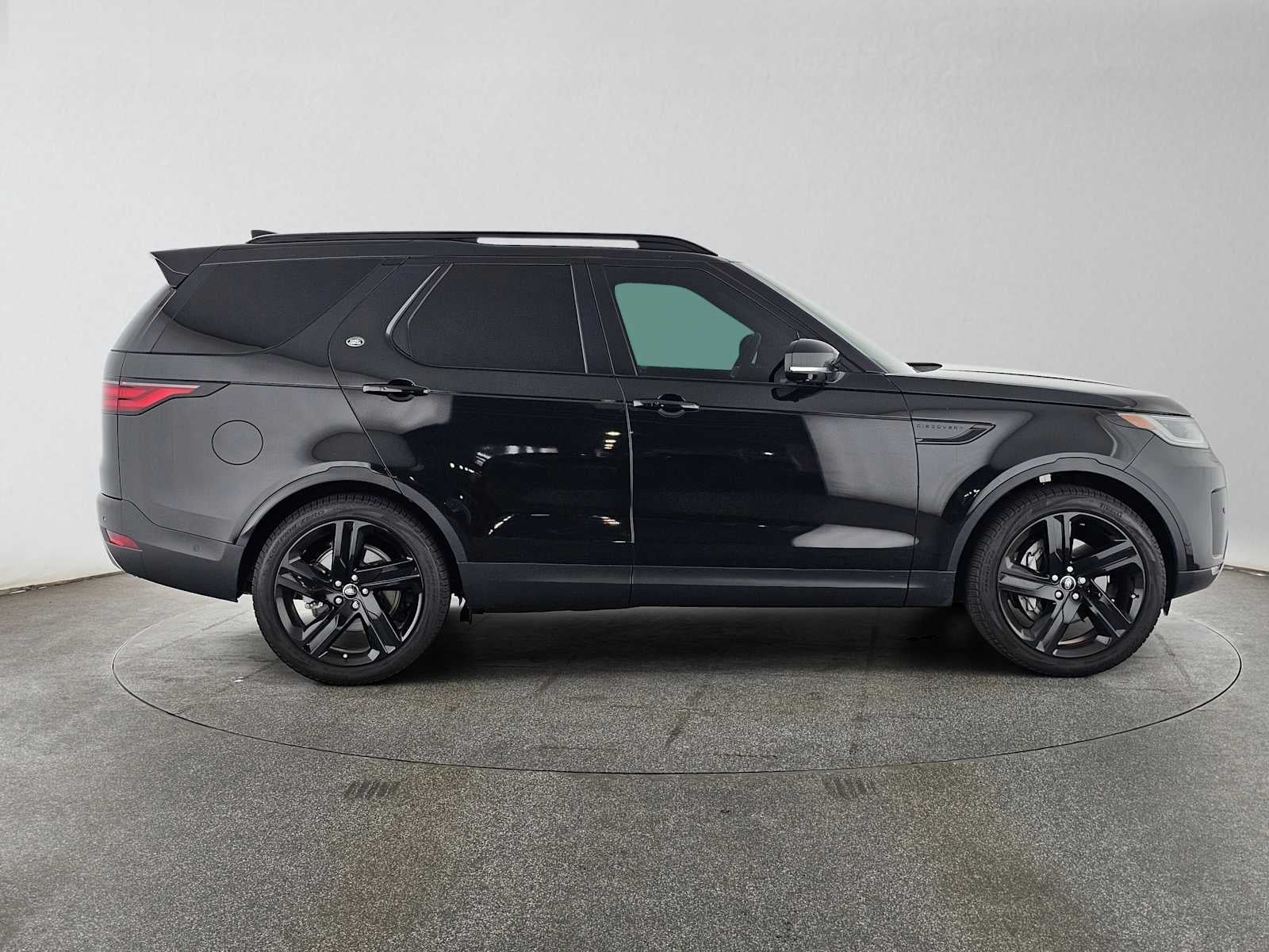 2025 Land Rover Discovery S