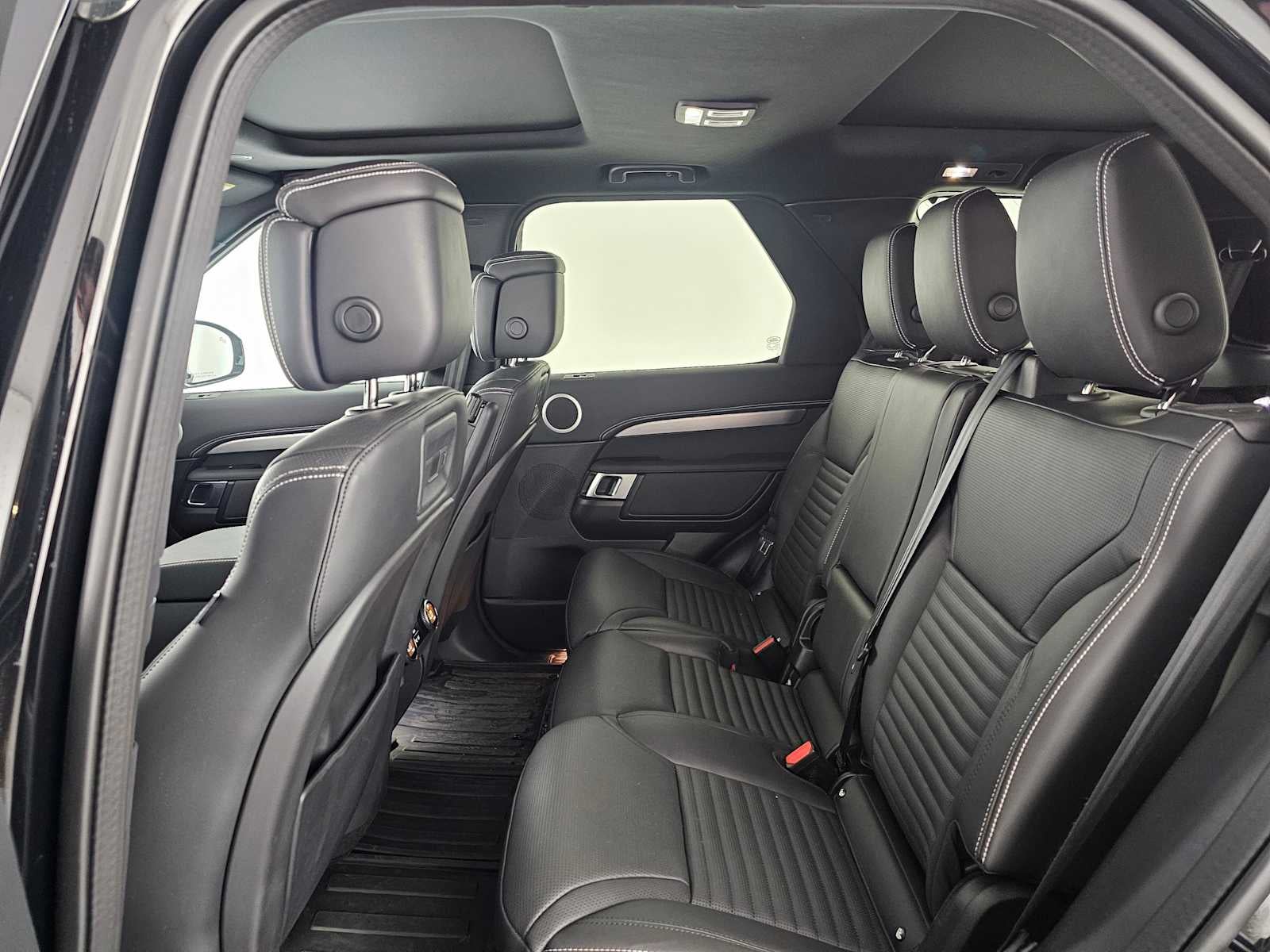 2025 Land Rover Discovery Dynamic SE