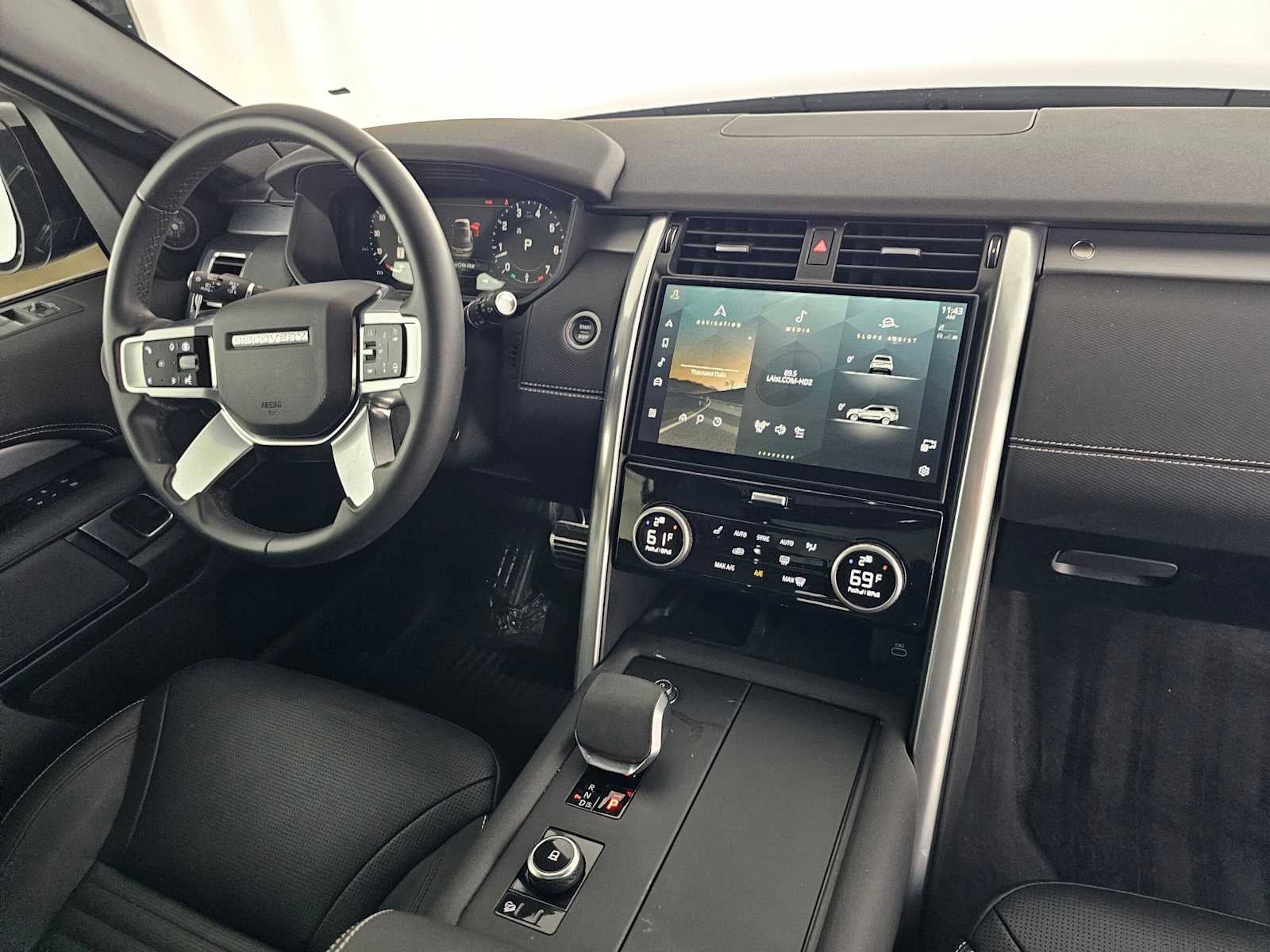 2025 Land Rover Discovery Dynamic SE
