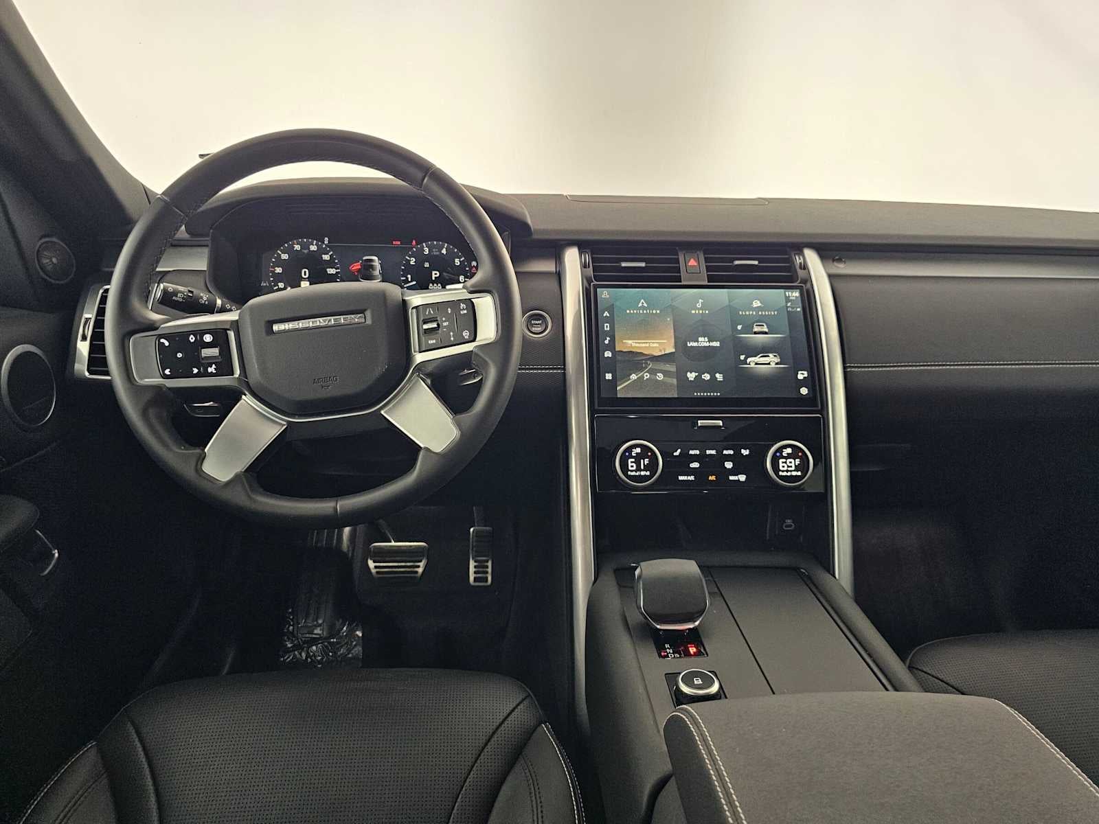2025 Land Rover Discovery Dynamic SE