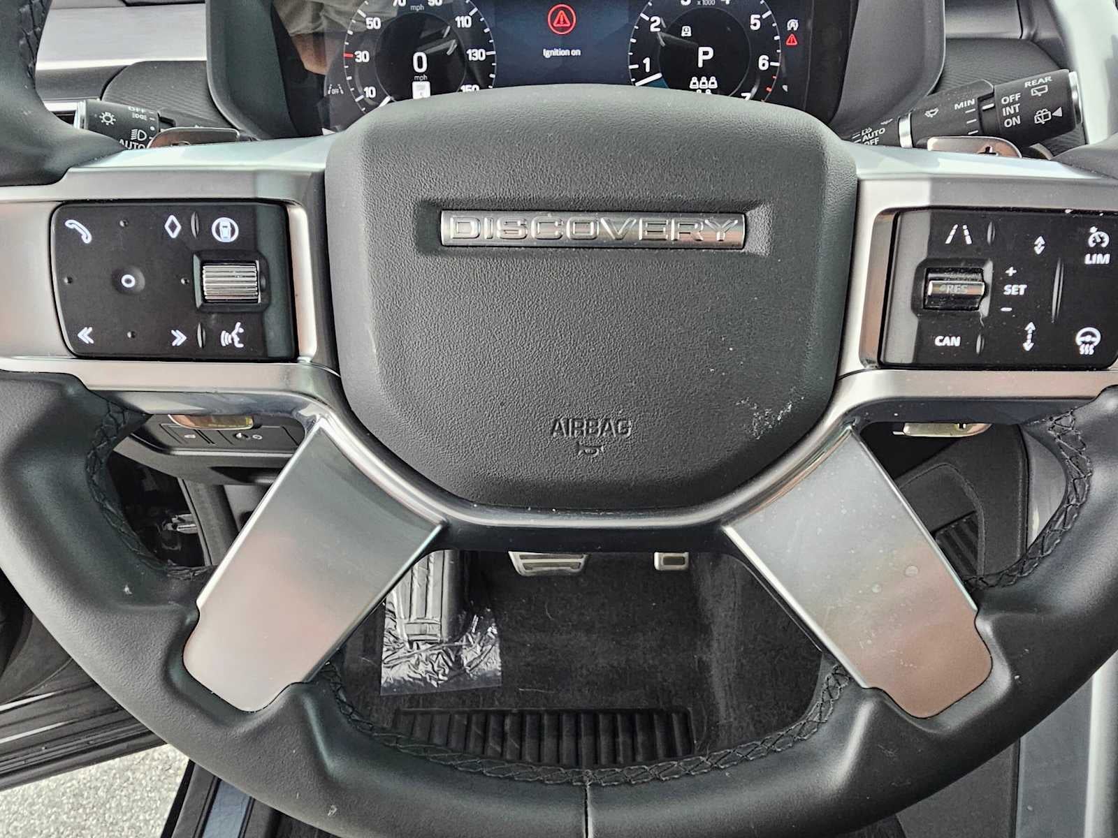 2025 Land Rover Discovery Dynamic SE