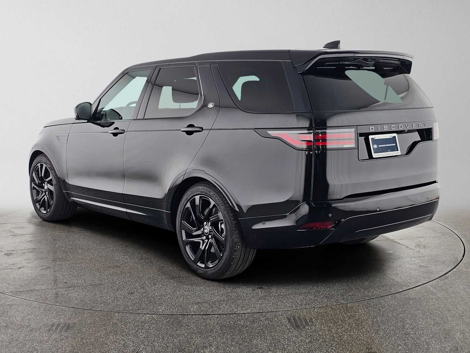 2025 Land Rover Discovery Dynamic SE