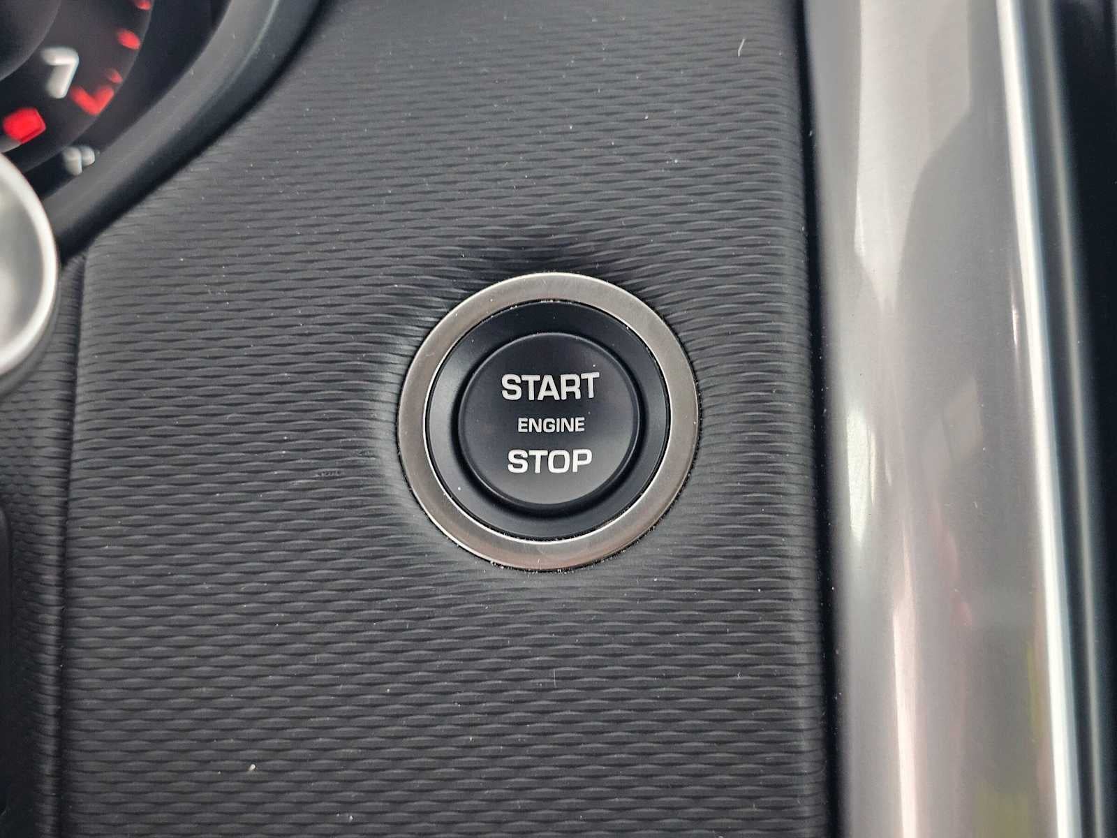 2025 Land Rover Discovery Dynamic SE