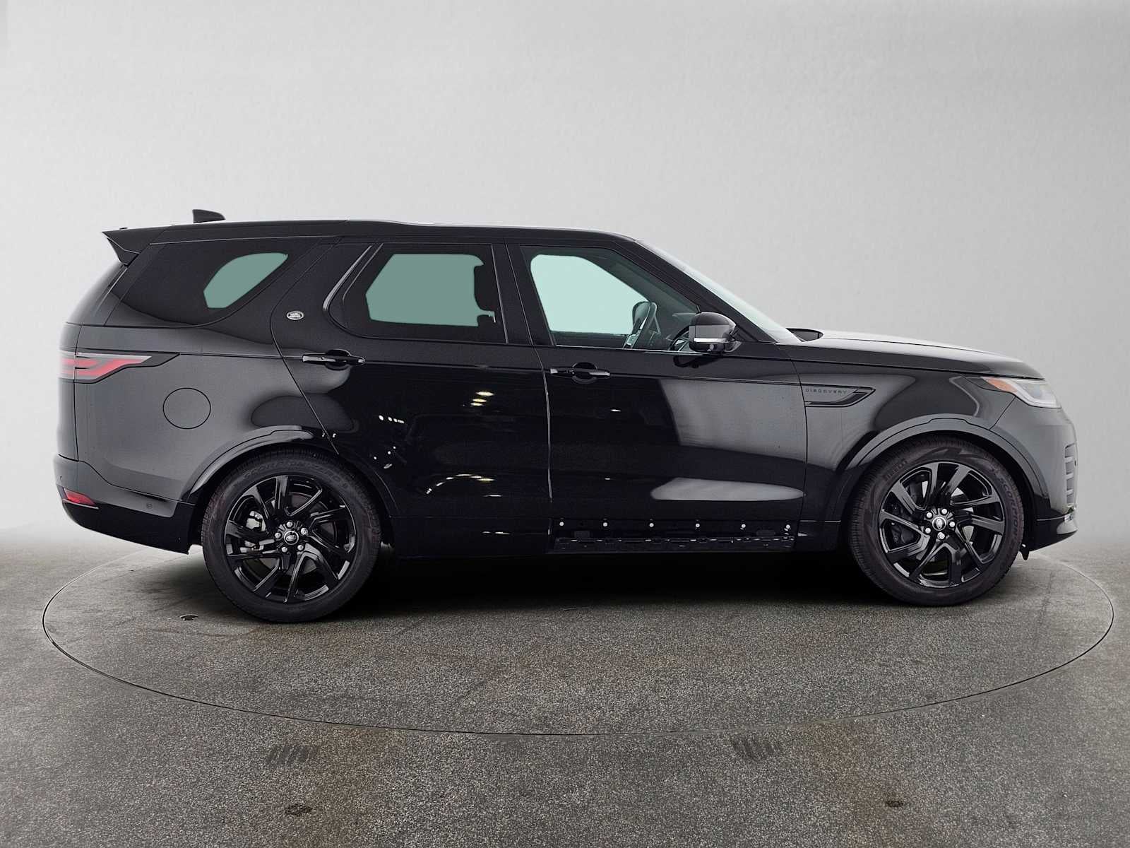 2025 Land Rover Discovery Dynamic SE