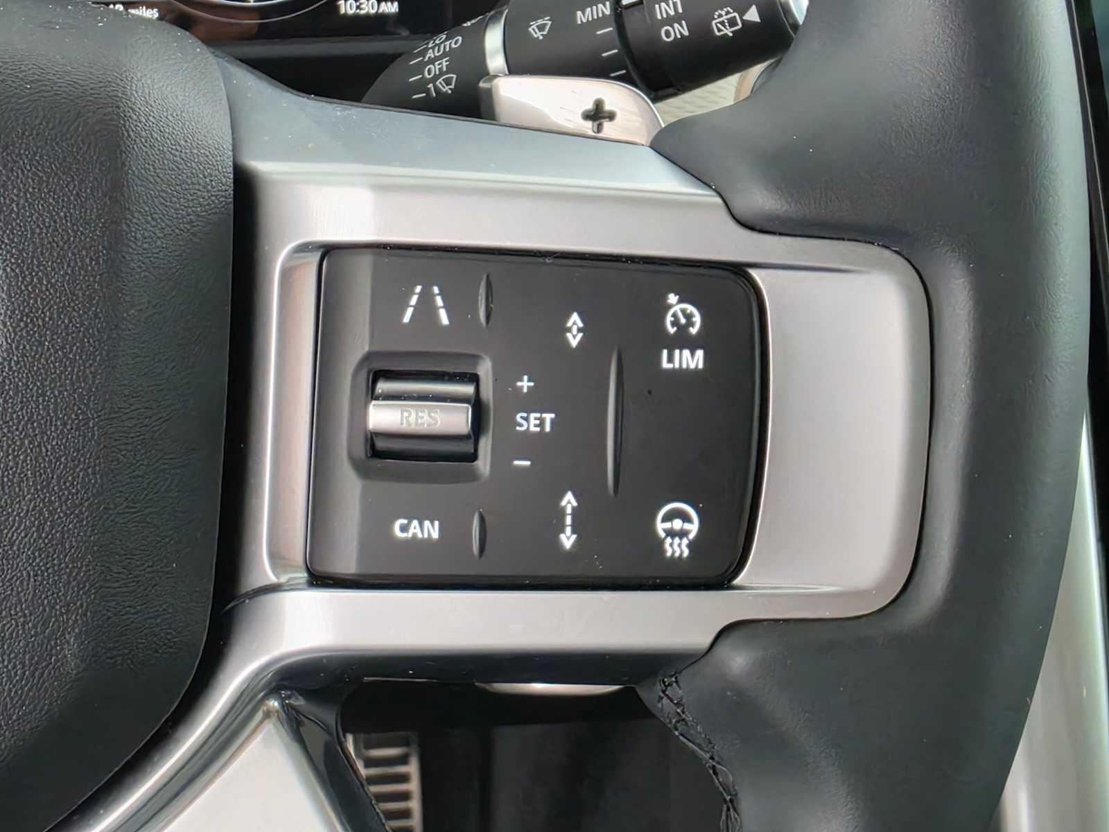 2025 Land Rover Discovery Dynamic SE
