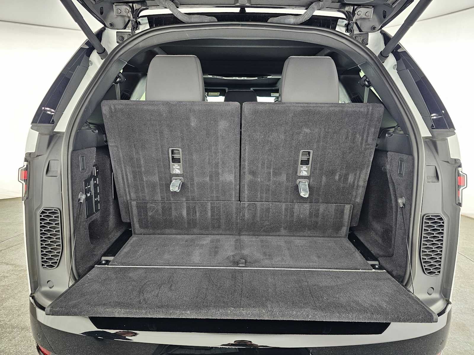 2024 Land Rover Discovery Dynamic SE