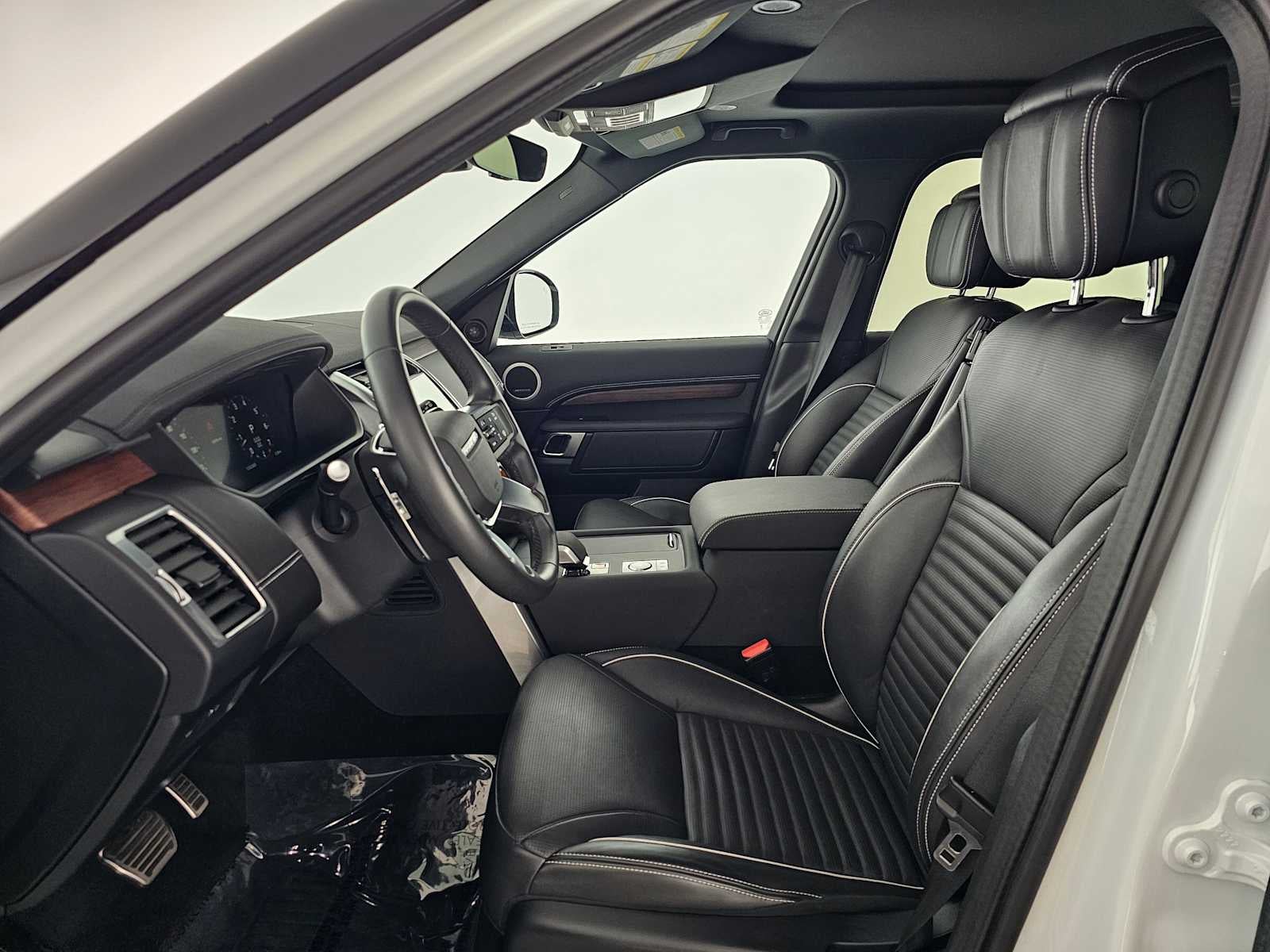 2024 Land Rover Discovery Dynamic SE