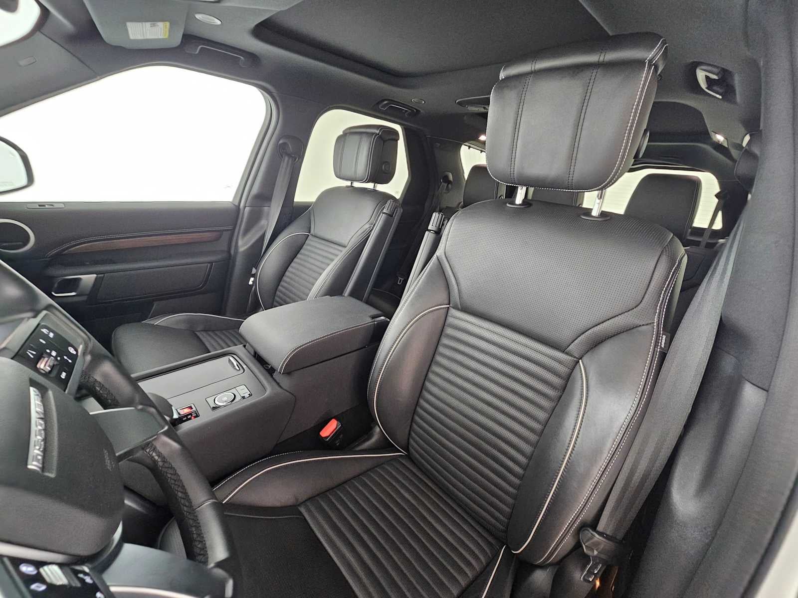 2024 Land Rover Discovery Dynamic SE