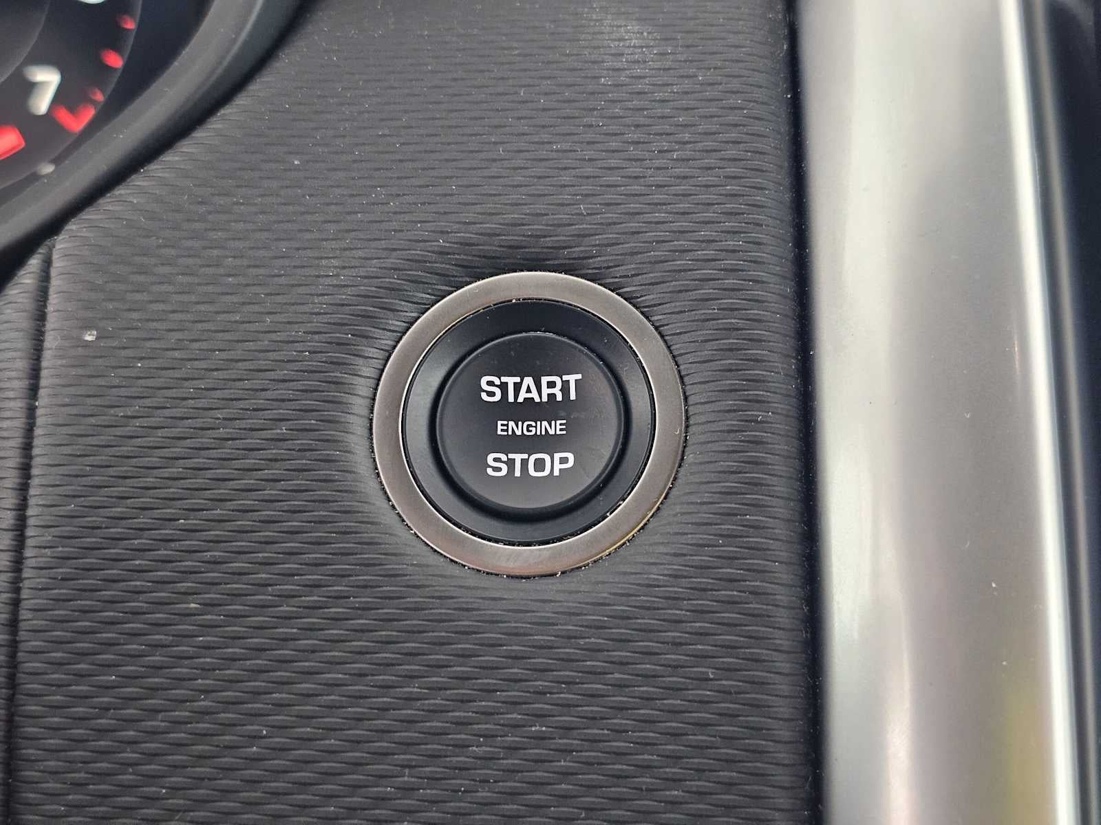 2025 Land Rover Discovery Dynamic SE