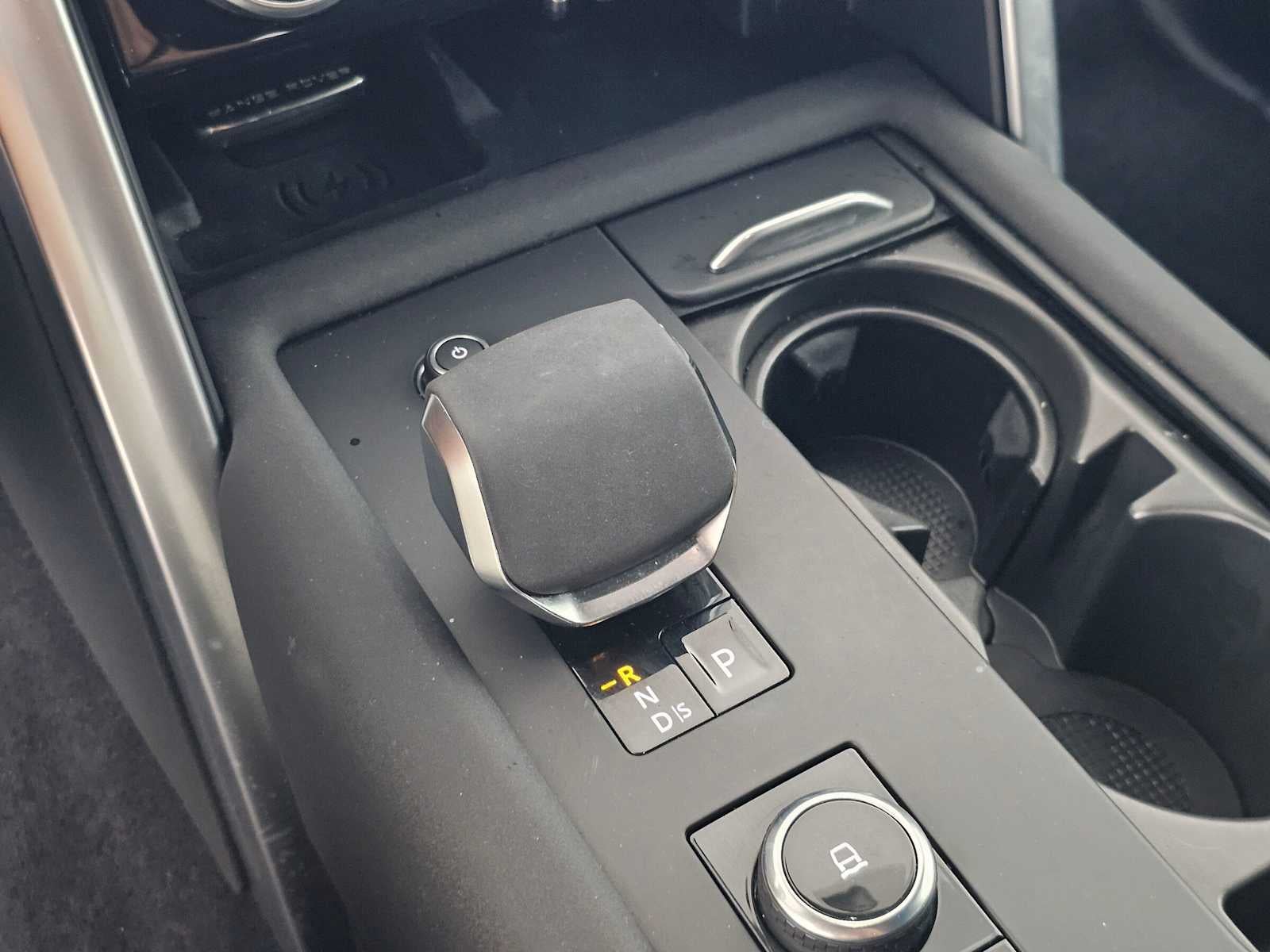 2025 Land Rover Discovery Dynamic SE