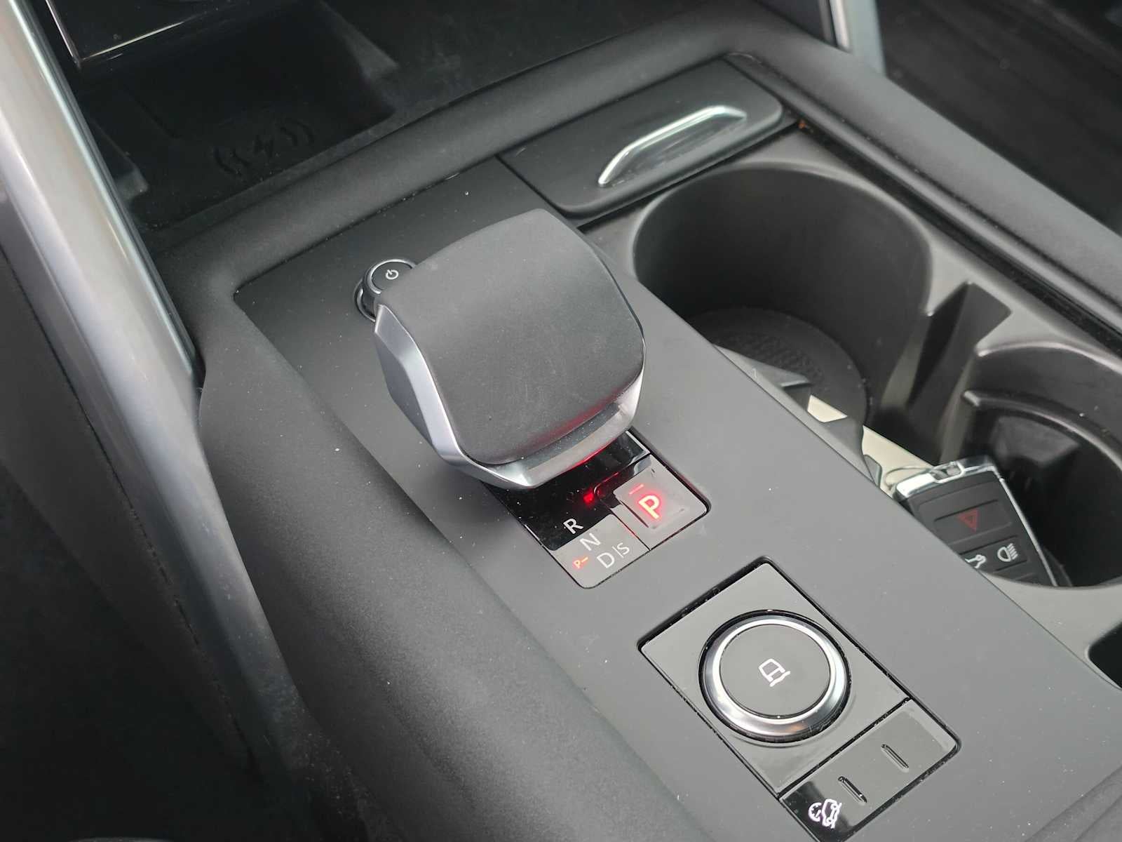 2025 Land Rover Discovery Dynamic SE