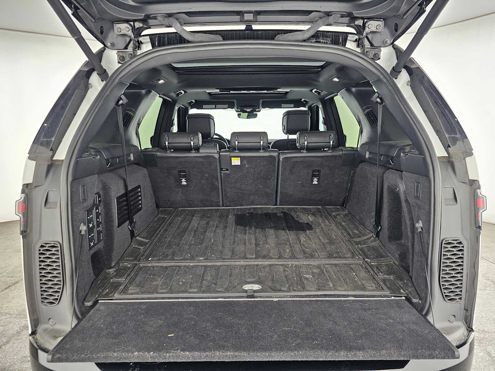 2023 Land Rover Discovery HSE R-Dynamic