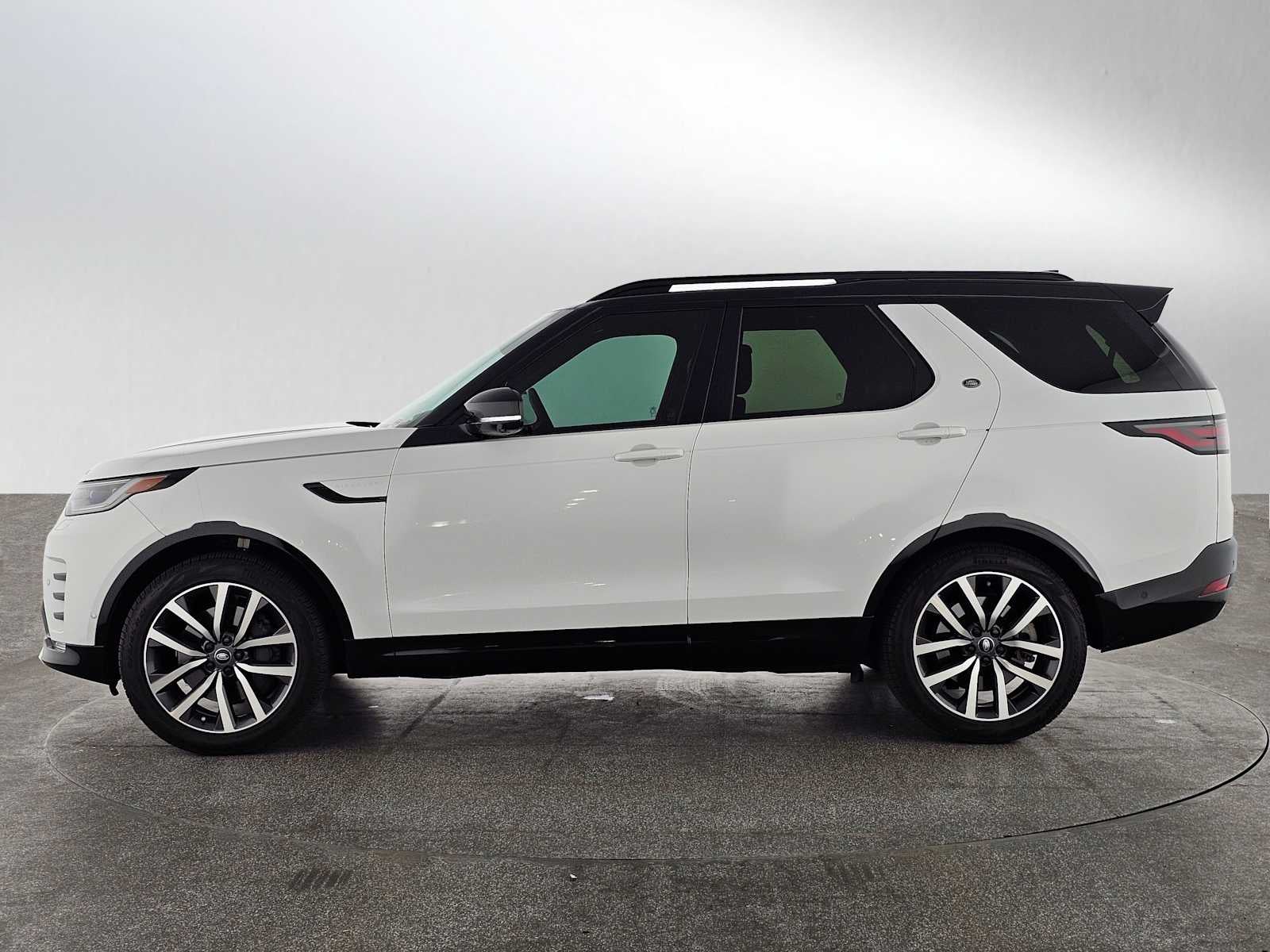 2023 Land Rover Discovery HSE R-Dynamic