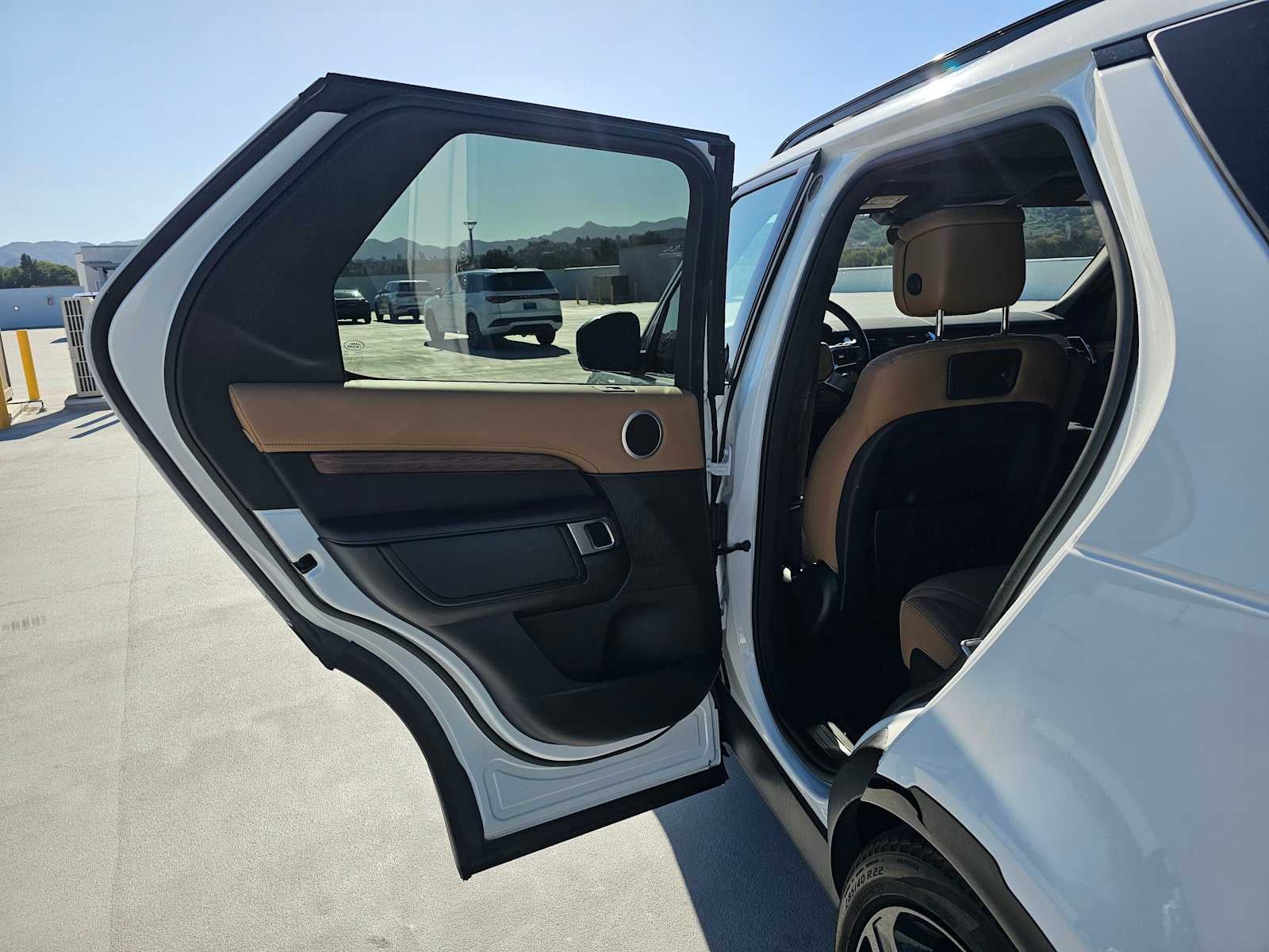 2023 Land Rover Discovery HSE R-Dynamic