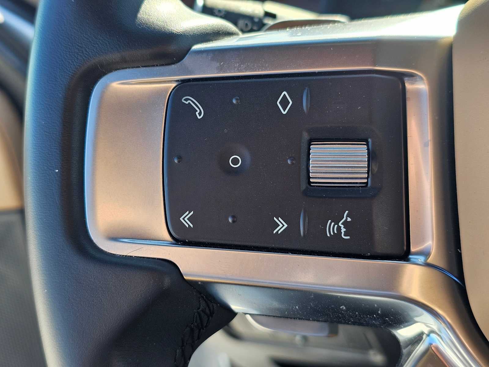 2023 Land Rover Discovery HSE R-Dynamic