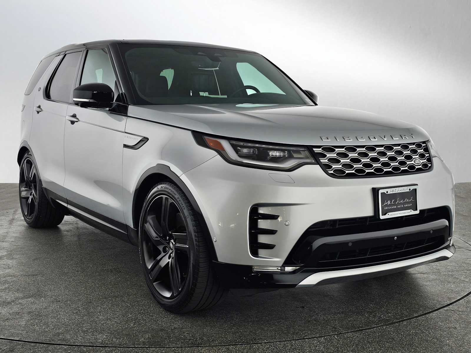 2024 Land Rover Discovery Metropolitan Edition