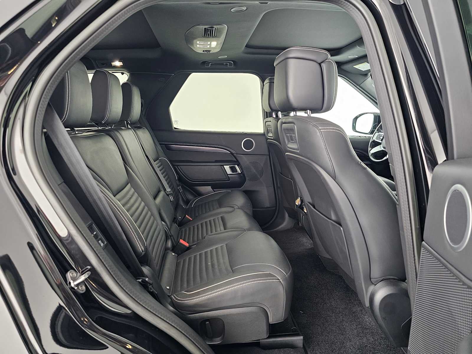 2024 Land Rover Discovery Metropolitan Edition