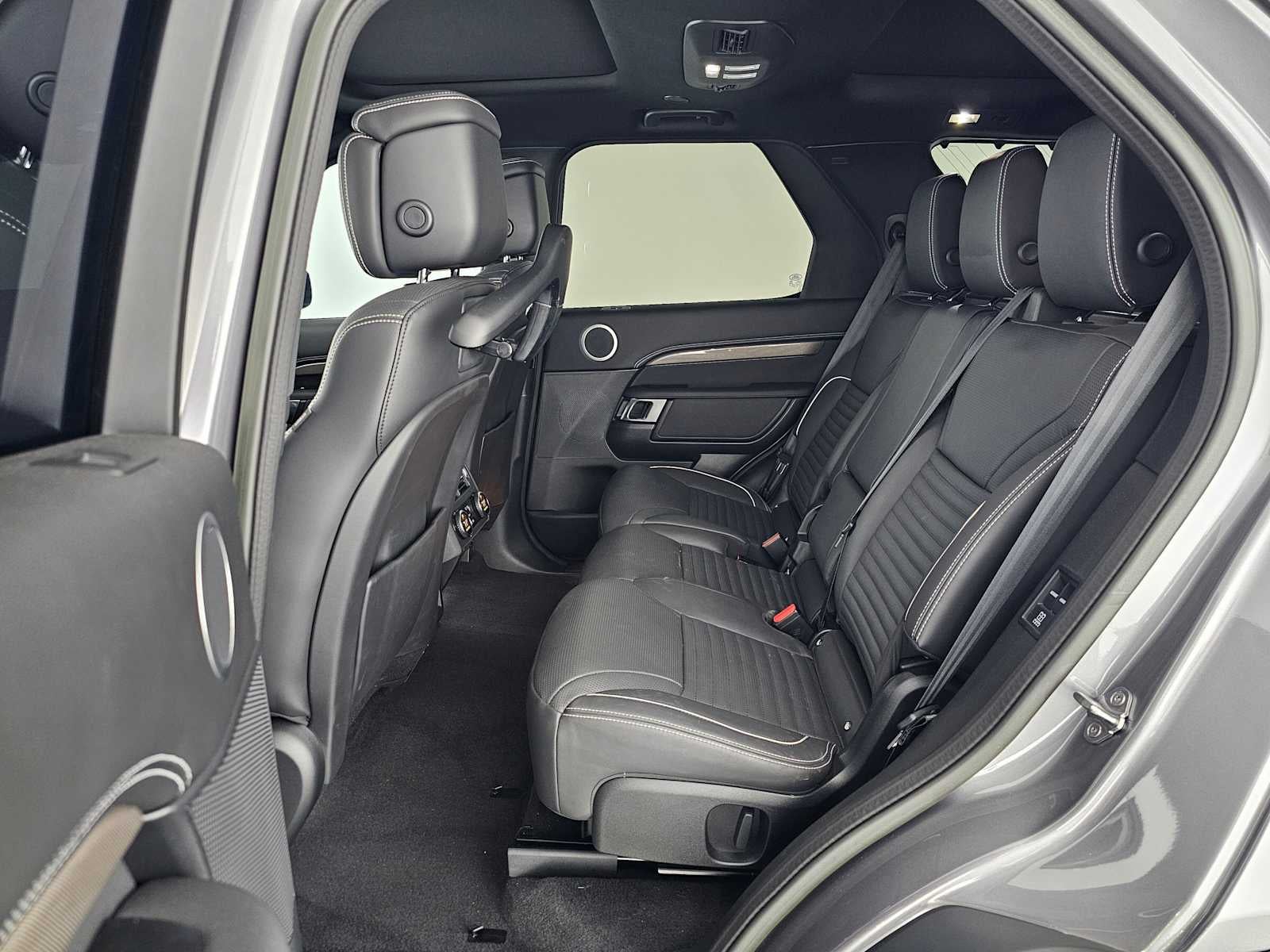 2023 Land Rover Discovery Metropolitan Edition