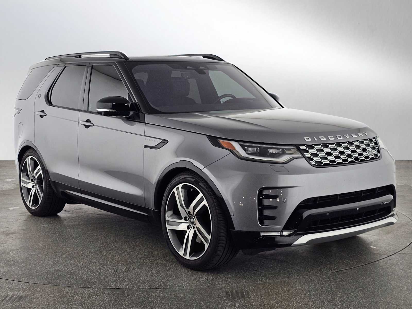2023 Land Rover Discovery Metropolitan Edition