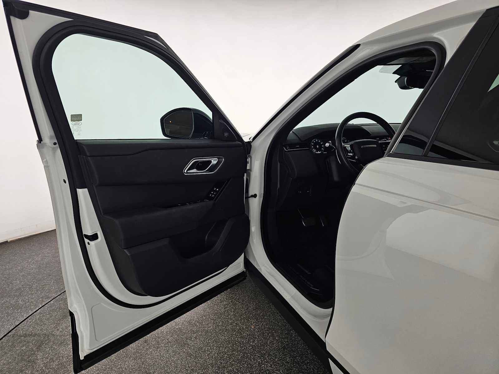 2024 Land Rover Range Rover Velar Dynamic SE