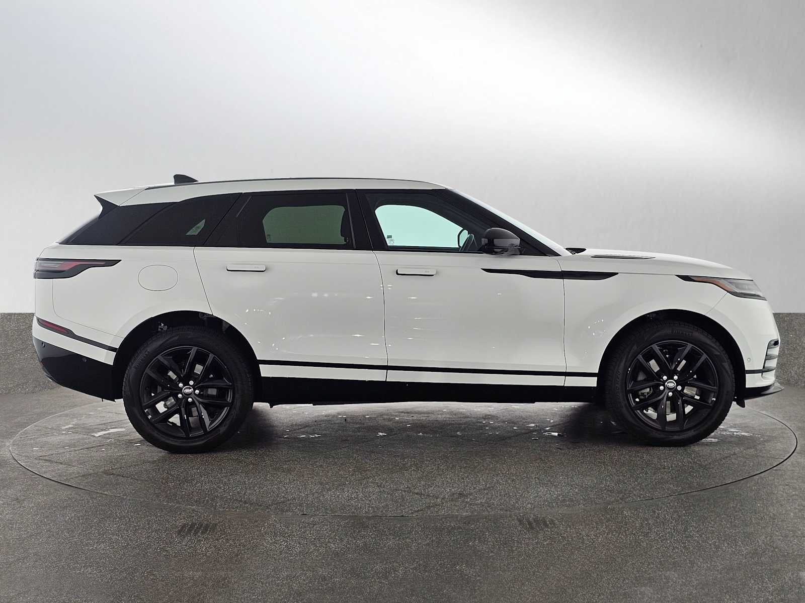 2024 Land Rover Range Rover Velar Dynamic SE