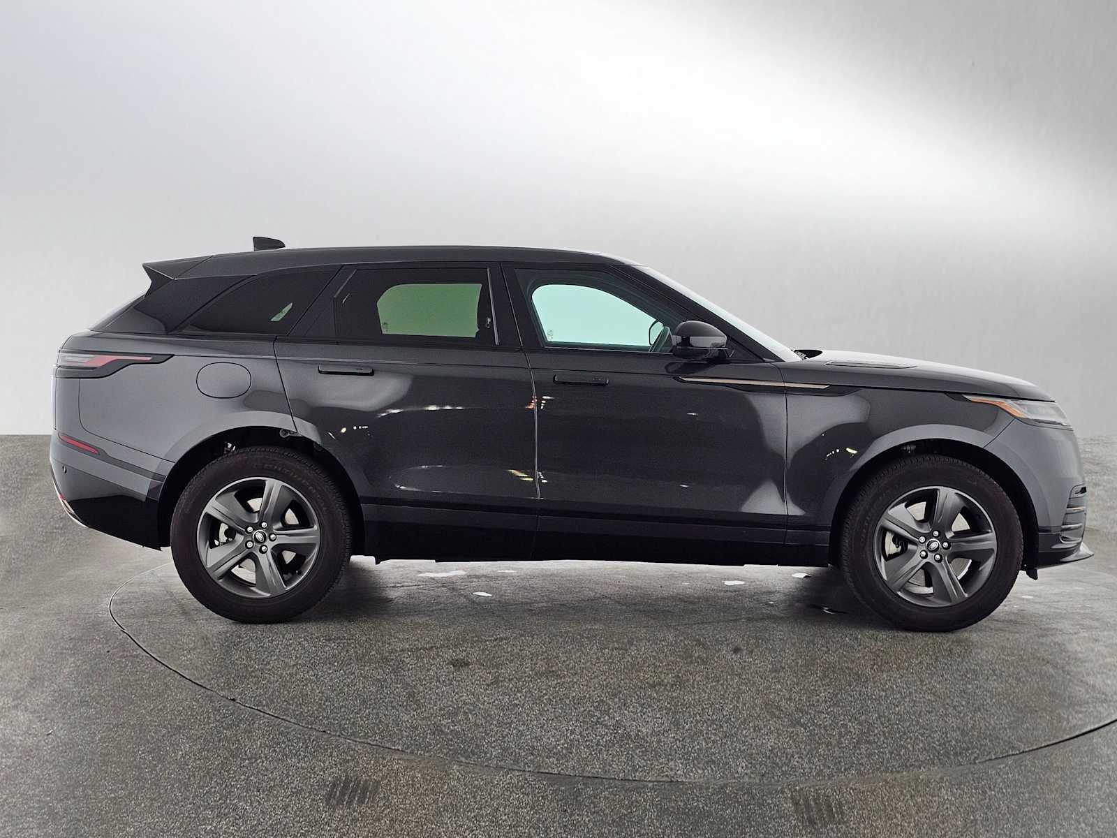 2025 Land Rover Range Rover Velar Dynamic SE