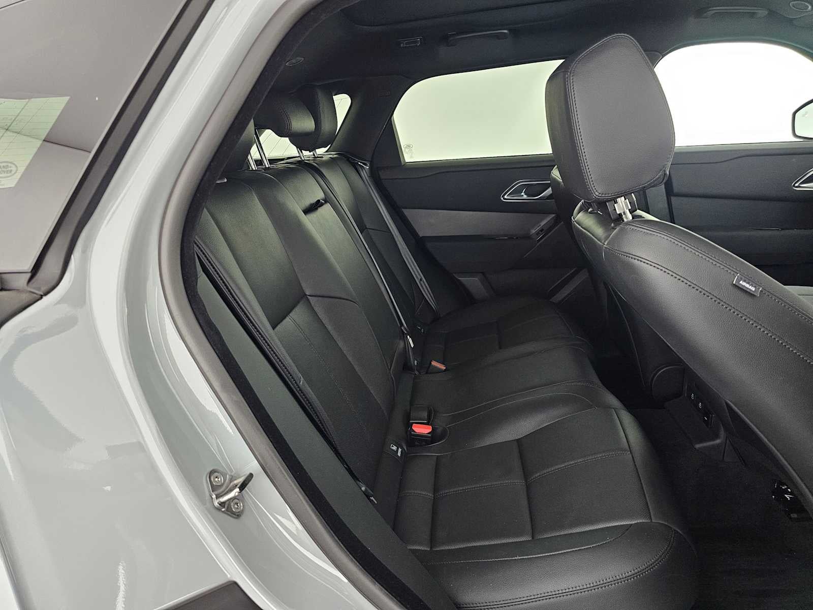 2025 Land Rover Range Rover Velar Dynamic SE