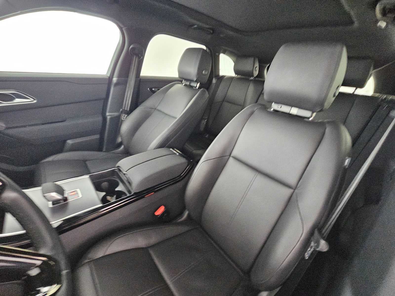 2025 Land Rover Range Rover Velar Dynamic SE