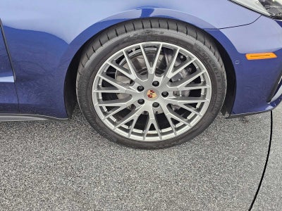 2024 Porsche Panamera 4