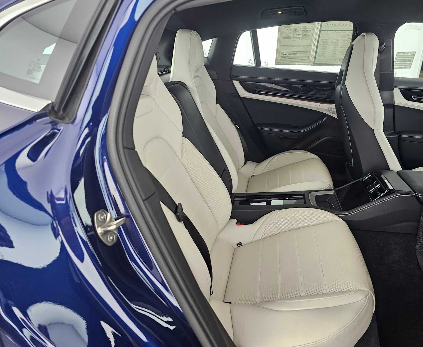 2024 Porsche Panamera 4