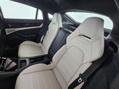 2024 Porsche Panamera 4