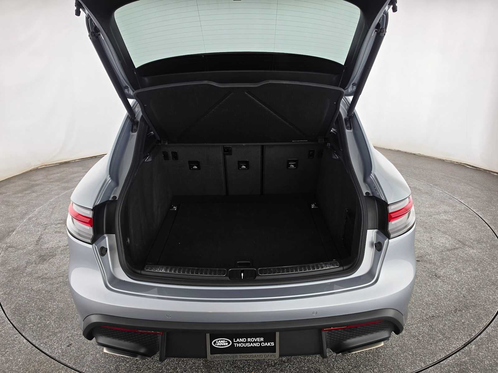 2025 Porsche Macan AWD