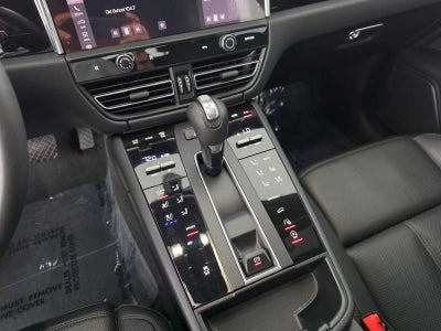 2025 Porsche Macan AWD