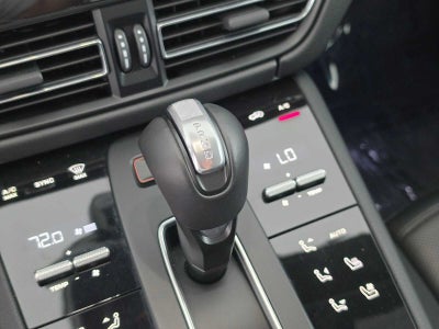 2025 Porsche Macan AWD