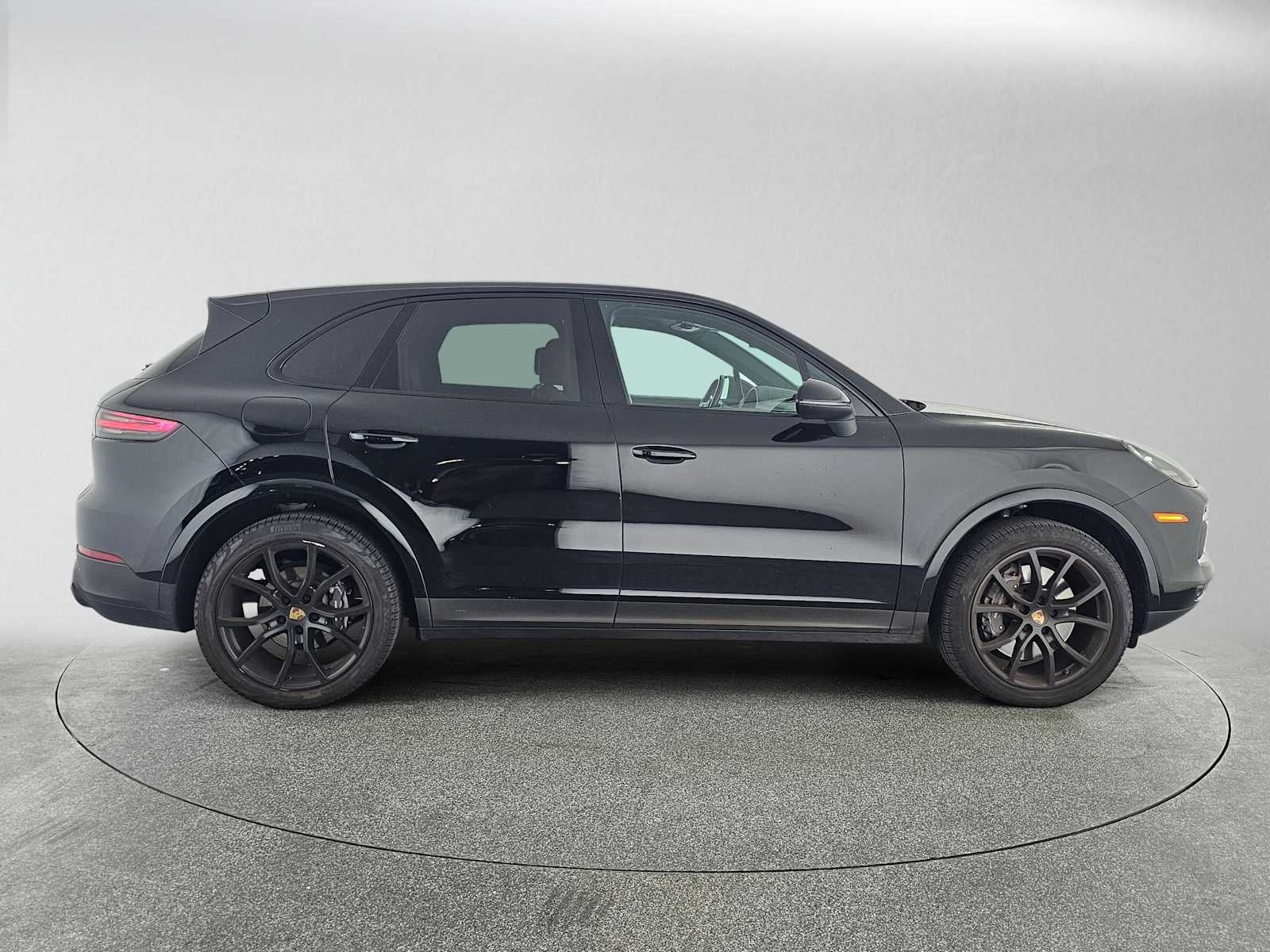 2023 Porsche Cayenne Platinum Edition