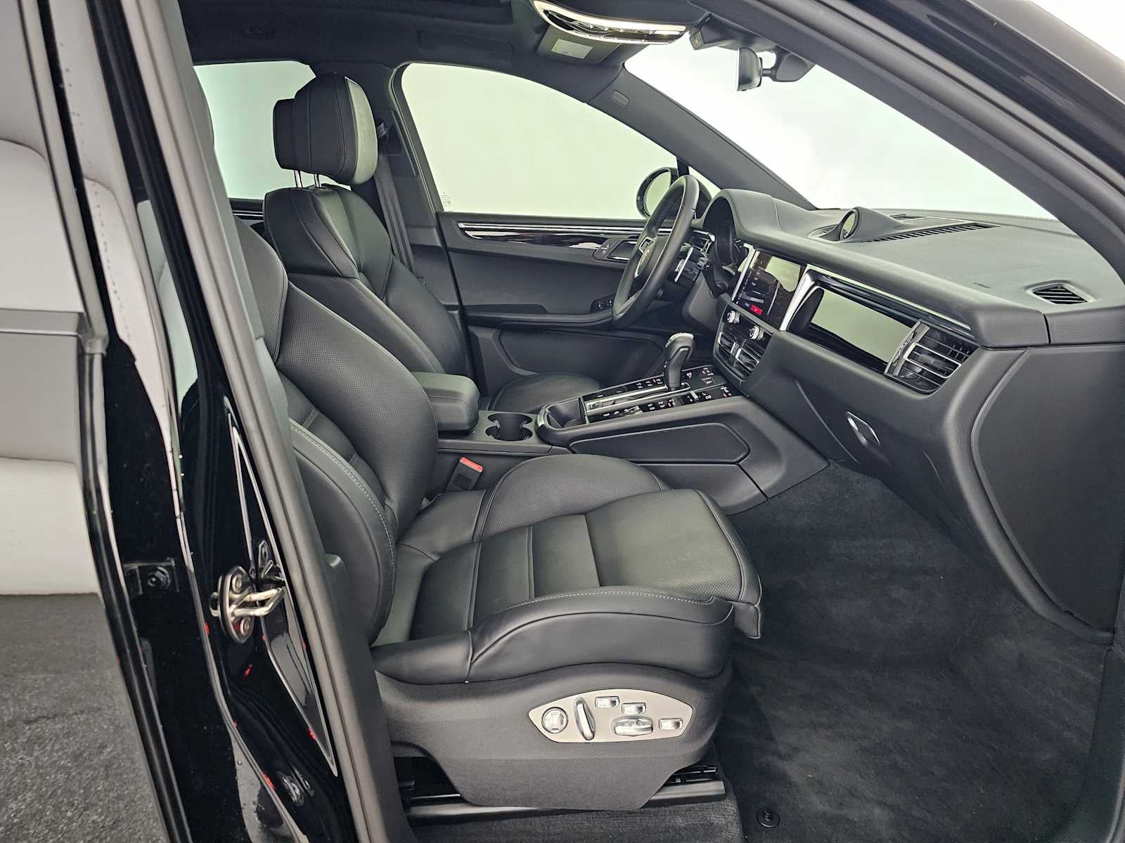 2024 Porsche Macan S